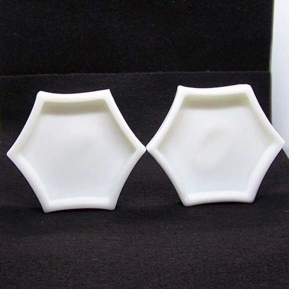 VTG - A pair of Milk Glass, Westmoreland Koi/Dolphin, Candlestick Holders - Picture 8 of 9